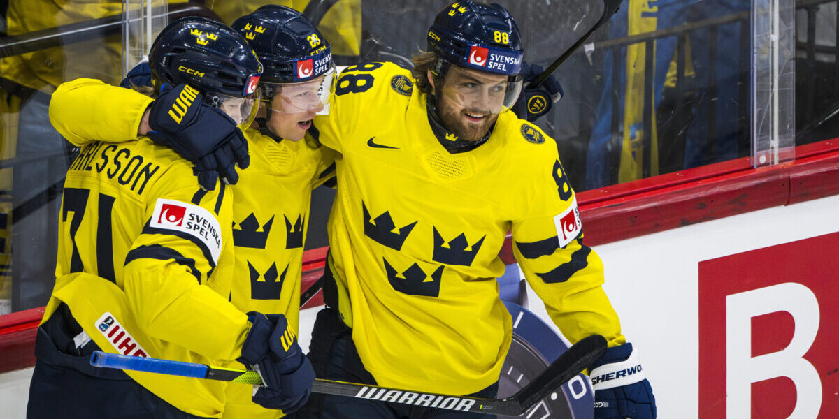 Lucas Raymond och William Nylander med William Karlsson