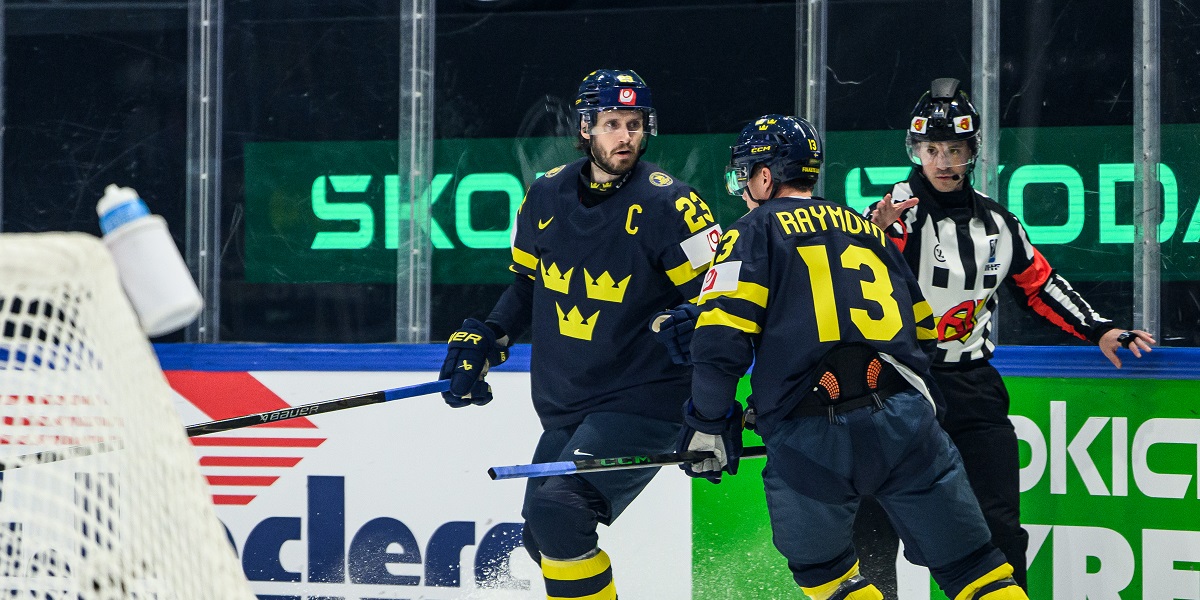 Oliver Ekman-Larsson och Lucas Raymond